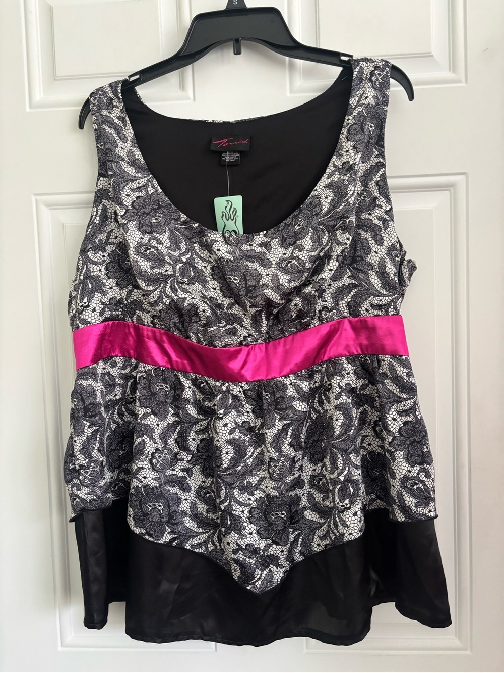 Torrid Trendy Silver & Black Tank with Hot Pink Satin Waist, Size 2X